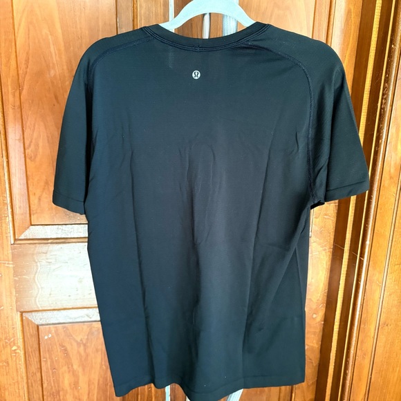 Lululemon Medium Metal Vent Tech Black - Picture 3 of 4